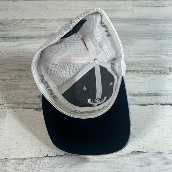 HOOEY Cayman Signature Logo Flexfit Hat Blue Mesh Trucker Cap Blue Size Large/XL - Picture 5 of 6